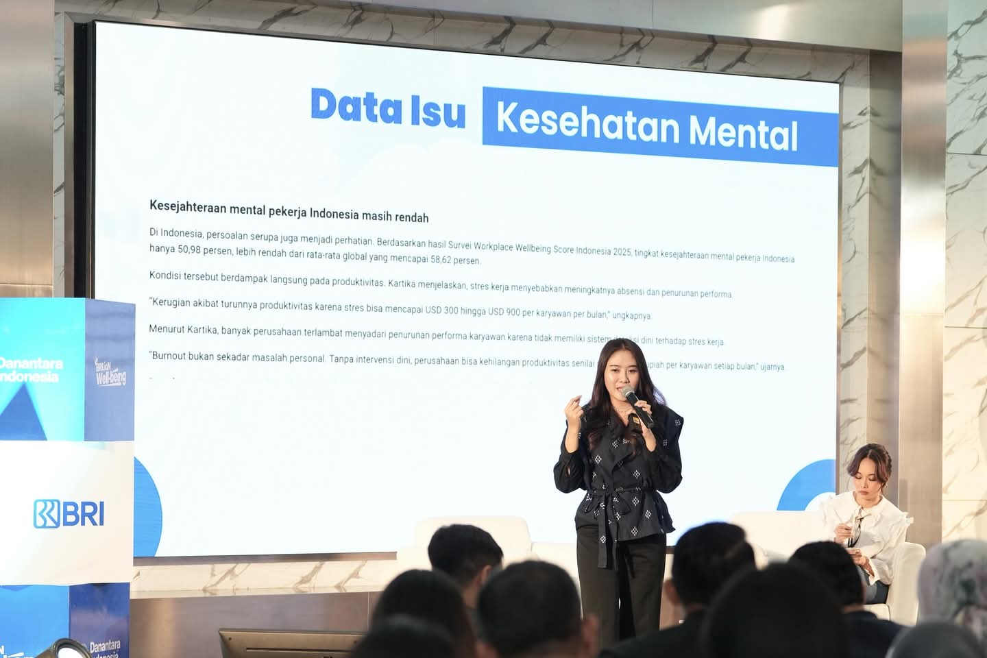 Iestri Kusumah menjadi mentor di salah satu bank BUMN