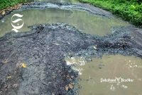 Warga Kalibunder Sukabumi: 80 tahun RI Merdeka tak pernah lihat Jalan Kabupaten mulus - Didi Suryadi