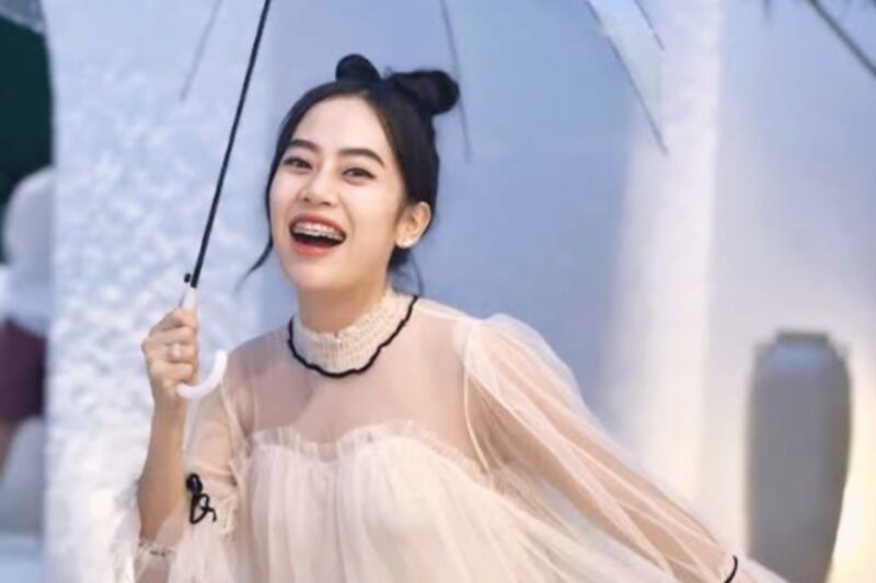 Kanaya Whu, vokalis MK9 yang dibentuk Dedi Mulyadi, cantik dan anggun dengan busana Muslimah - @kanayawhu