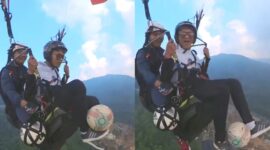 Muhammad Fikri Sirath, atlet freestyle football asal Sukabumi melakukan juggling bola di udara - Ist