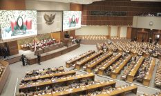 Putusan MK terbaru: Rakyat bisa pecat anggota DPR dan DPRD, begini mekanismenya