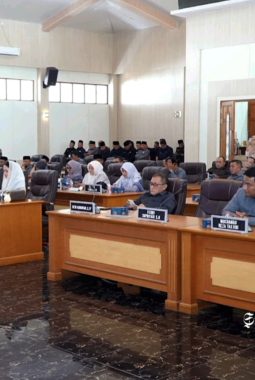Rapat Paripurna DPRD Kabupaten Sukabumi: Raperda PPT PKSDA dan evaluasi APBD 2026