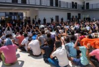 Ratusan orang ditangkap, tentara gerebek markas penipuan online - Reuters