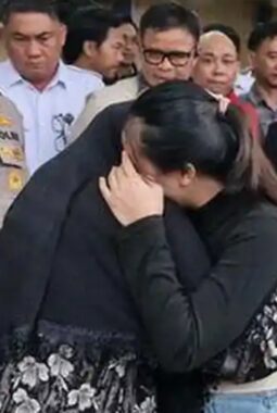 November kelabu, kisah-kisah Wanita Sukabumi tak putus dirundung malang