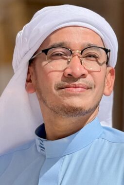 Ruben Onsu kian dekat dengan Sukabumi, ini momen belajar agama di Ponpes Darul Habib