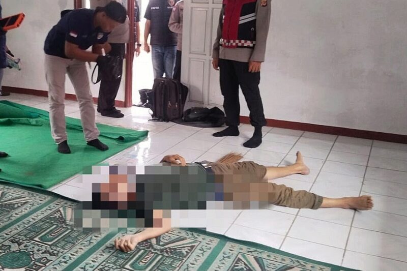 Setelah mengaku lapar, Usep pria asal Sukabumi meninggal dunia di Masjid Baitulrahman, Cianjur - Ist