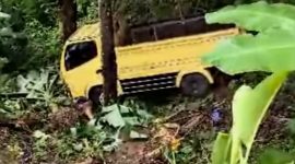 Truk terjun ke jurang di Cisolok Sukabumi - Ist