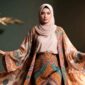8 inspirasi model gamis outer batik kekinian untuk Hijabers Sukabumi 6