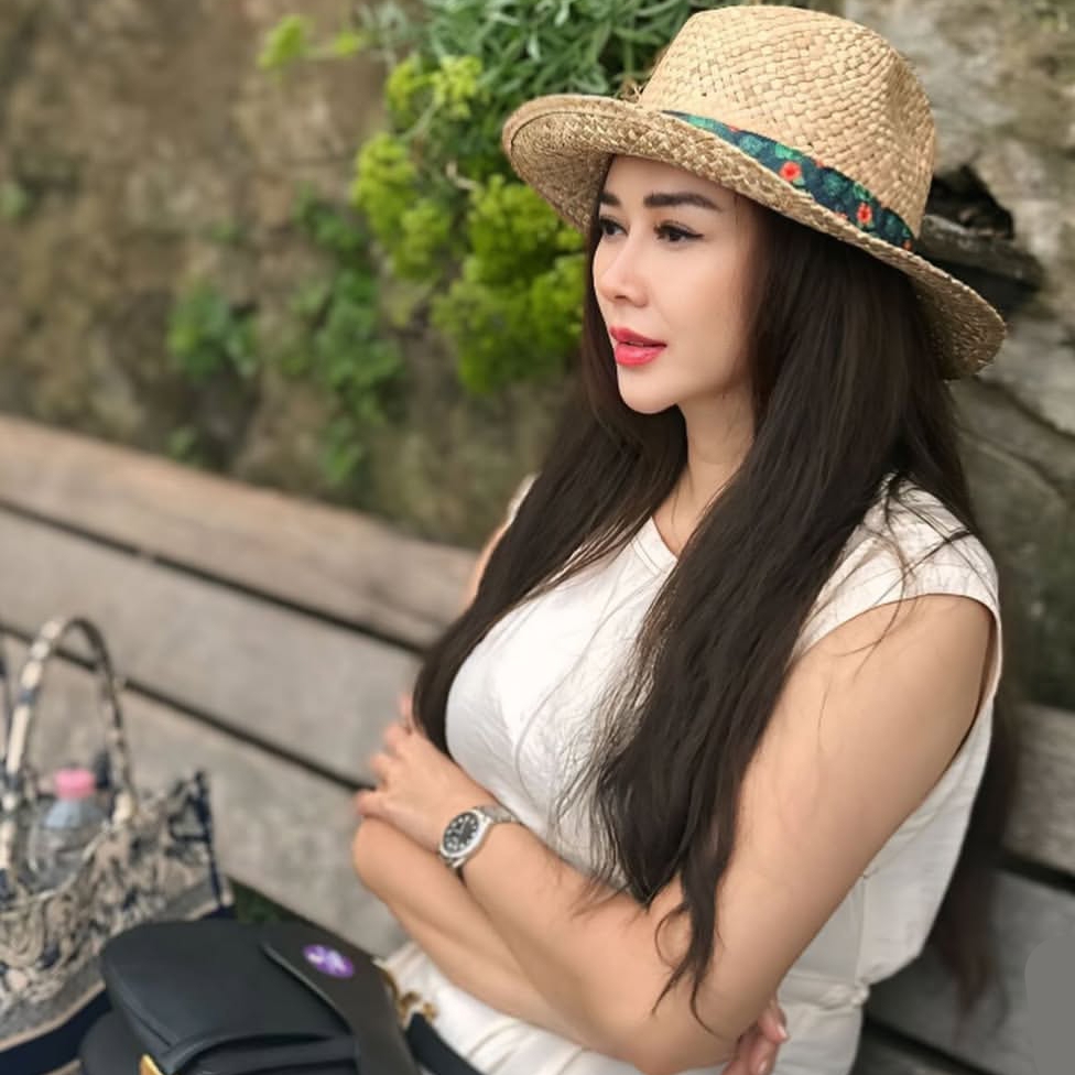 Aura Kasih 1 - @aurakasih