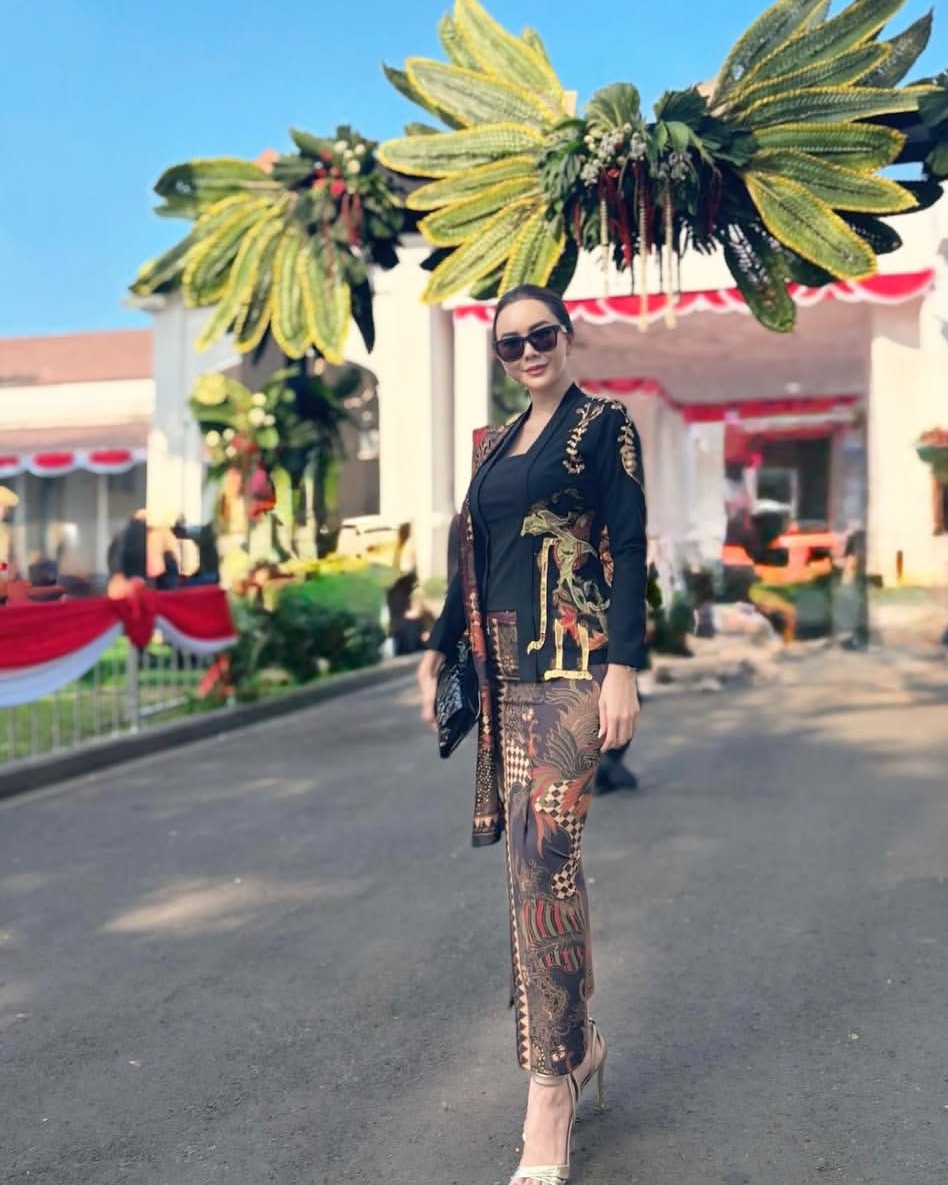 Aura Kasih - @aurakasih