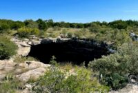 Fenomena The Devil's Sinkhole, Texas, Amerika Serikat - Google Maps