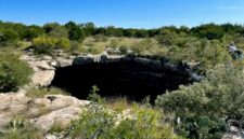 Fenomena The Devil's Sinkhole, Texas, Amerika Serikat - Google Maps