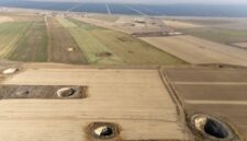 Fenomena sinkhole di lahan pertanian di Turkiye - Reuters