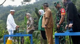 Gubernur Jawa Barat Dedi Mulyadi meresmikan PLTMH Cikakak didampingi Bupati Sukabumi - Ist