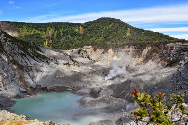 Gunung Tangkuban Parahu