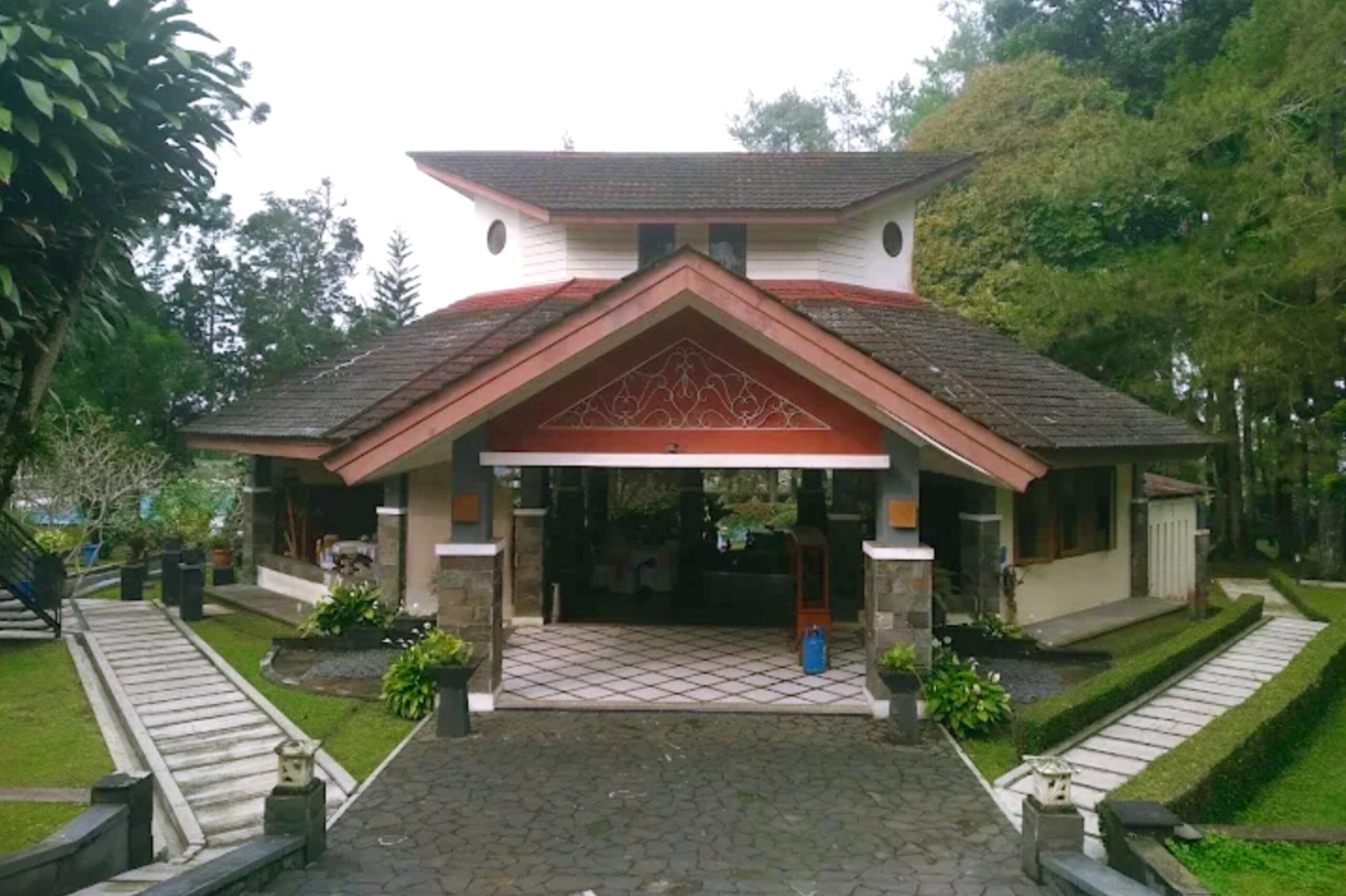 Daftar hotel tertua di Sukabumi, bukan Grand Inna Samudra Beach Hotel 1 Hotel Pangrango saat ini