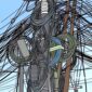 Ilustrasi kabel telepon dan internet semrawut - sukabumiheadline.com