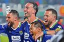 Pemain Persib Bandung Luciano Guaycochea, Andrew Jung, Marc Klok dan Adam Alis selebrasi gol di ACL 2 - sukabumiheadline.com