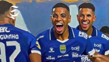 Uilliam Baros dan Ramon Tanque selebrasi gol - sukabumiheadline.com