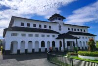 Kantor Desa Giriawas di Garut, didesain mirip Gedung Sate - Ist