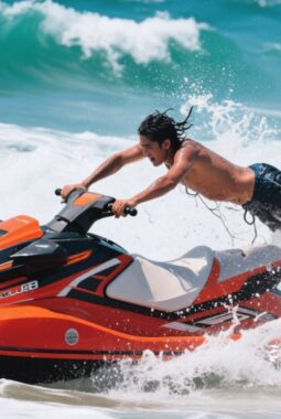 Turis asing tewas dalam kecelakaan jetski di Pantai Buffalo Sukabumi