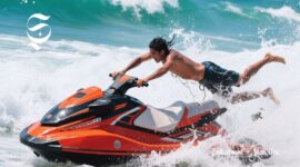 Naik jetski di pantai - sukabumiheadline.com