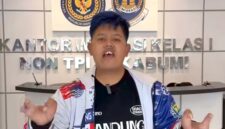 Bikin paspor di Sukabumi, Badru Kepiting siap dukung Persib away ke Tailan - Ist