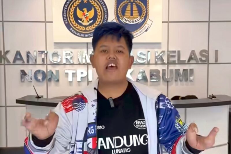 Bikin paspor di Sukabumi, Badru Kepiting siap dukung Persib away ke Tailan - Ist