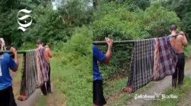 Fitri, warga Jampang Tengah Sukabumi harus ditandu untuk berobat ke rumah sakit - Saepudin Galih