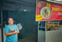 Kisah Azis asal Cisaat, 16 tahun dagang bubur Sukabumi di Kalimantan Barat - Rosadi Jamani