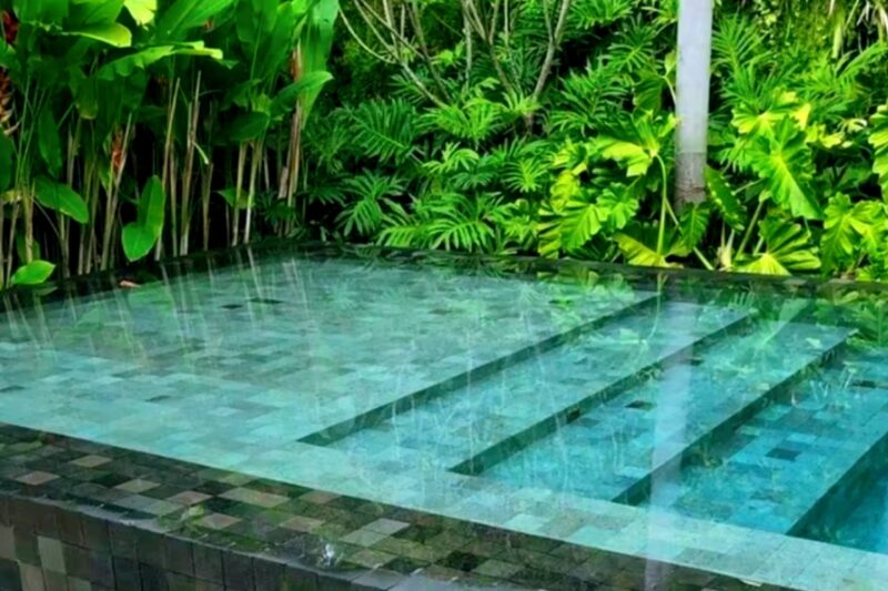 Natural pool dengan lantai batu hijau atau green stone dari Sukabumi - Ist