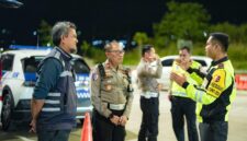 Dirgakkum Korlantas Polri Brigjen Pol Faizal meninjau langsung operasional Tol Fungsional Bocimi Seksi 3 - Humas Polri