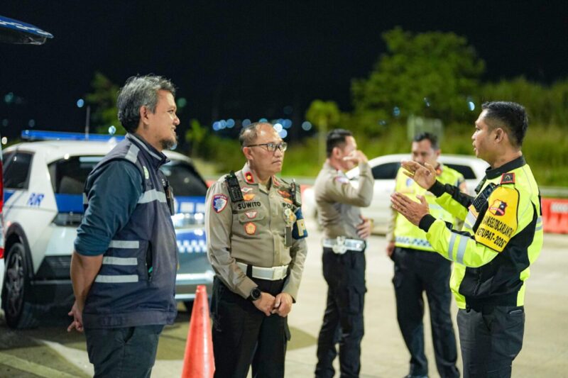 Dirgakkum Korlantas Polri Brigjen Pol Faizal meninjau langsung operasional Tol Fungsional Bocimi Seksi 3 - Humas Polri