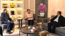 Duta Besar Iran untuk Indonesia, Mohammad Boroujerdi ketika bertemu Jusuf Kalla - Ist