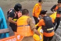 Evakuasi jasad Dendi Darmawan - Kecamatan Bayah