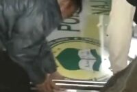 Imbas dugaan kasus asusila dai kondang di Sukabumi, plang ponpes dibongkar warga - Ist