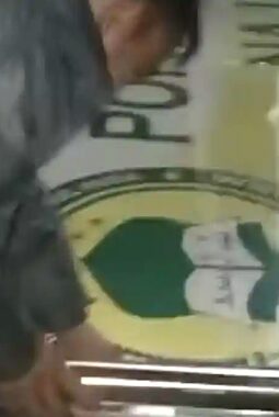 Imbas dugaan kasus asusila dai kondang di Sukabumi, plang ponpes dibongkar warga