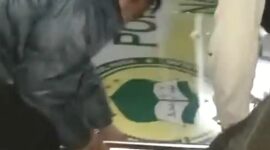 Imbas dugaan kasus asusila dai kondang di Sukabumi, plang ponpes dibongkar warga - Ist