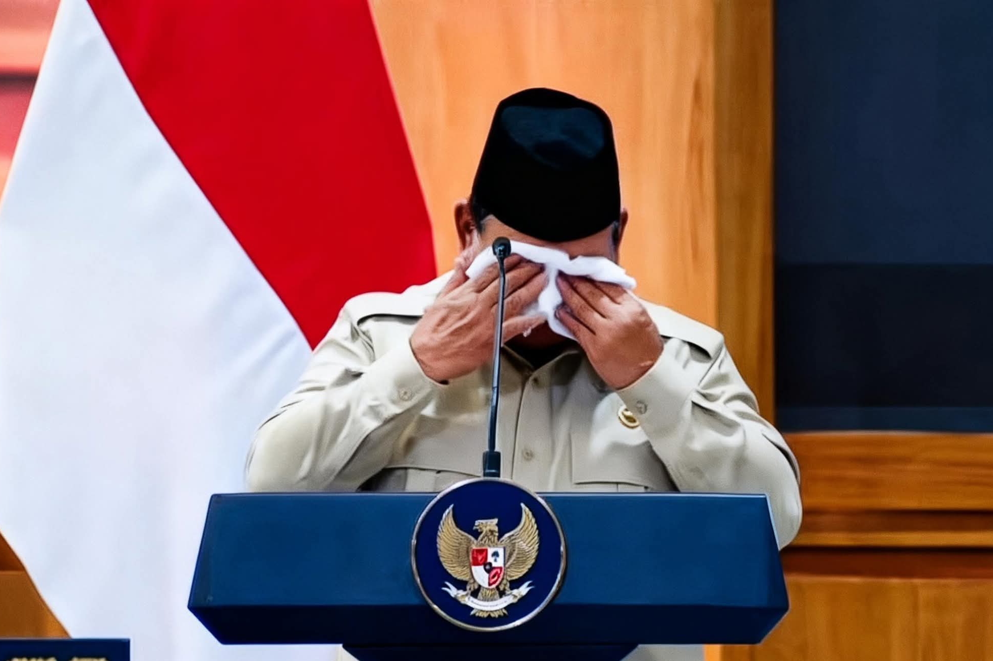 Empat kali serang balik pengkritik, Prabowo: Silakan cari negara lain 3 Presiden RI Prabowo Subianto menangis terharu - BAZNAS