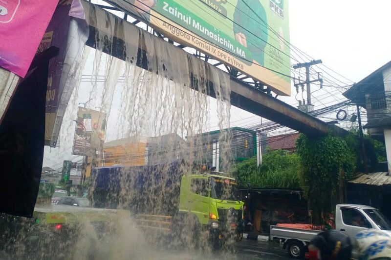 Air mancur dadakan di Bojong Talang, Cibadak, Sukabumi - Trias