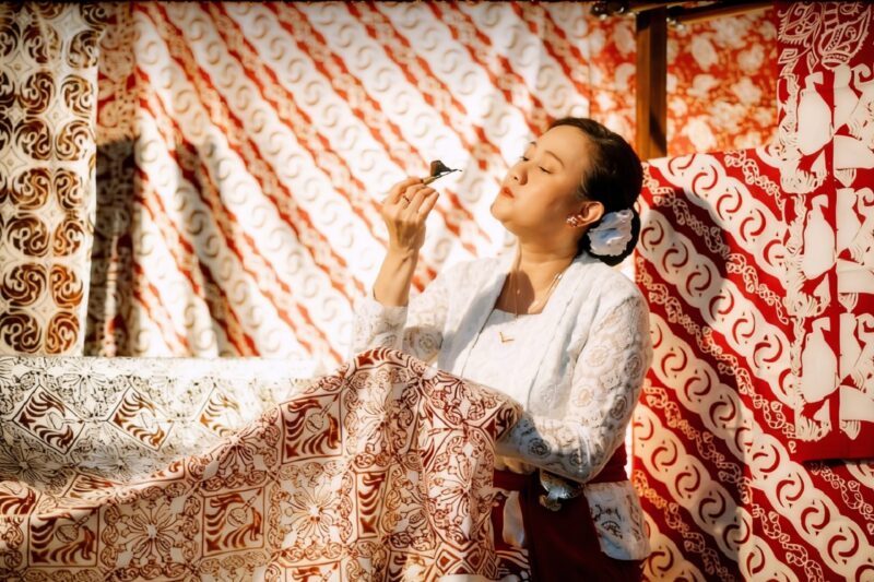 Fonna Melania dan ragam batik dengan pola hias karyanya - Batik Lokatmala