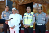 Gubernur Jawa Barat Dedi Mulyadi bersama Dirregident Korlantas Polri Brigjen Pol. Wibowo serta jajaran - Korlantas Polri