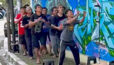 Gunawan Sadbor Sukabumi beraksi di trotoar, netizen nilai bikin malu Jabar dan Sunda - Ist