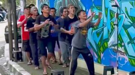 Gunawan Sadbor Sukabumi beraksi di trotoar, netizen nilai bikin malu Jabar dan Sunda - Ist