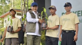 Hari Hutan Internasional, Wamenhut Rohmat Marzuki tanam pohon di Sukabumi
