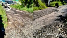 Jalan Kabupaten ruas Cisaat - Kadudampit Sukabumi rusak parah - Dok. Pribadi