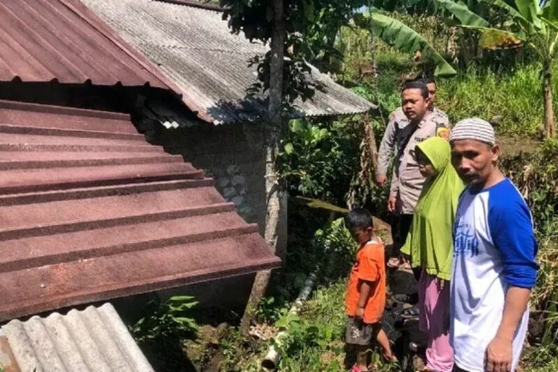 Kisah Aiptu Hikmatuloh, polisi di Sukabumi rela jual motor demi bantu warga - Polres Sukabumi Kota