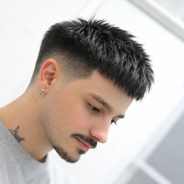 Model rambut Textured Crop