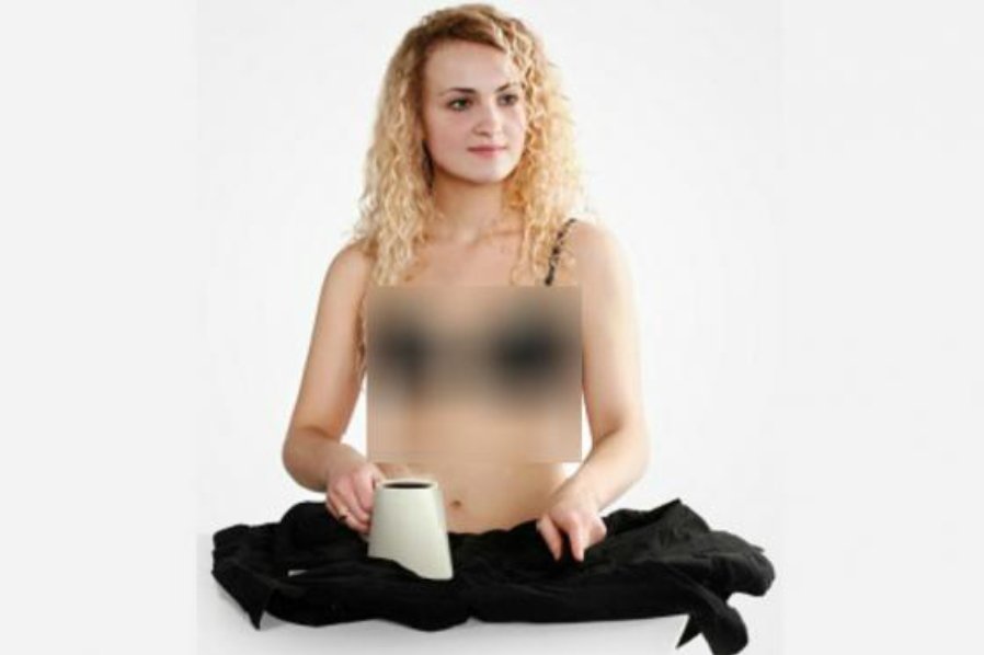 Setrika cangkir kopi