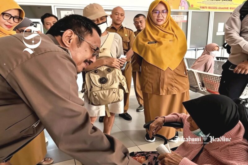 Bupati Sukabumi Asep Japar menyapa pasien di RSUD Palabuhanratu - Dok. Pribadi
